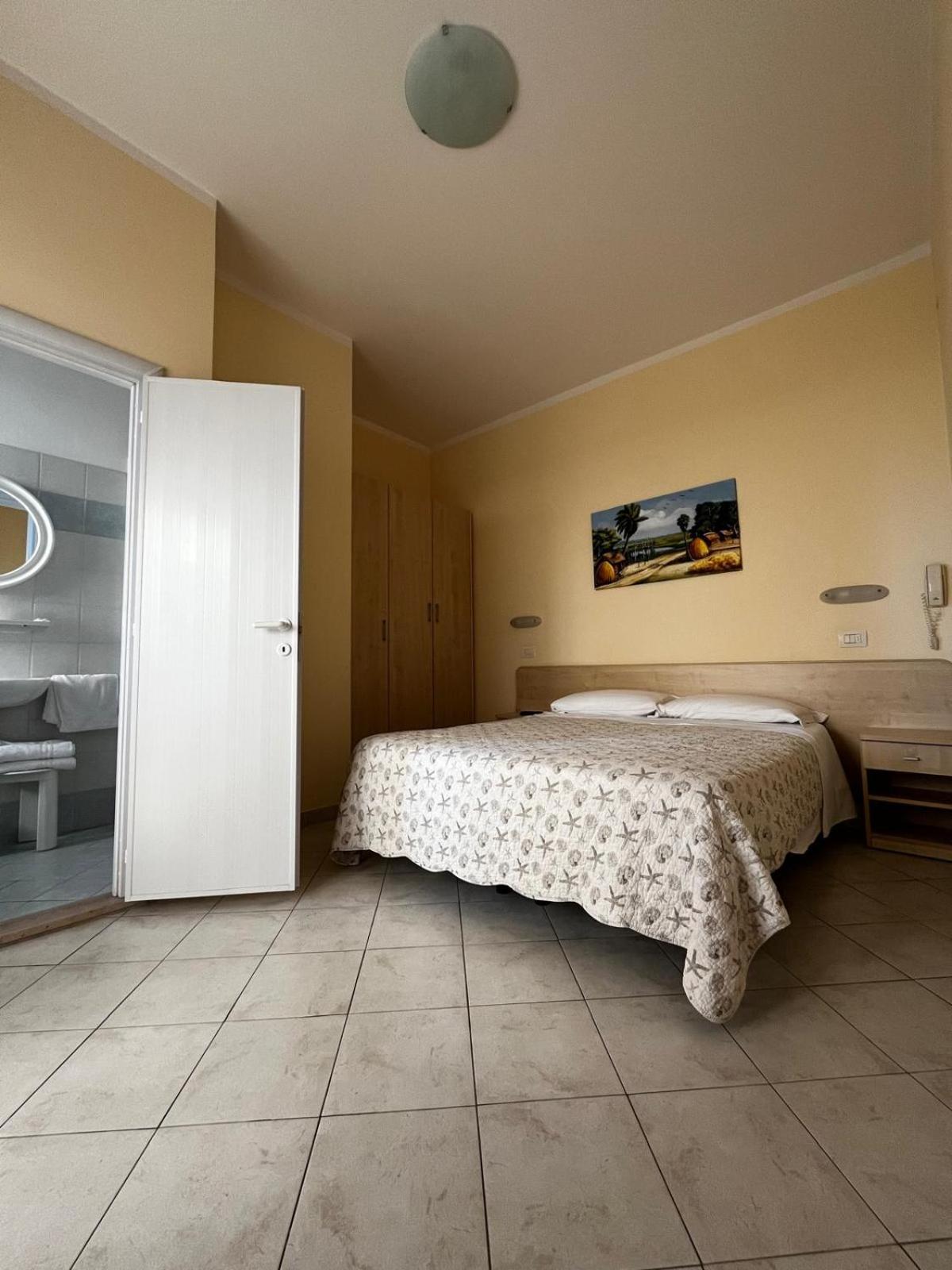 Hotel Giove Dipendenza Hotel Fiamma Cesenatico Exterior foto